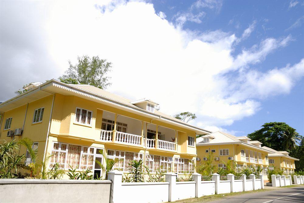 Reef Holiday Apartments Anse aux Pins Esterno foto