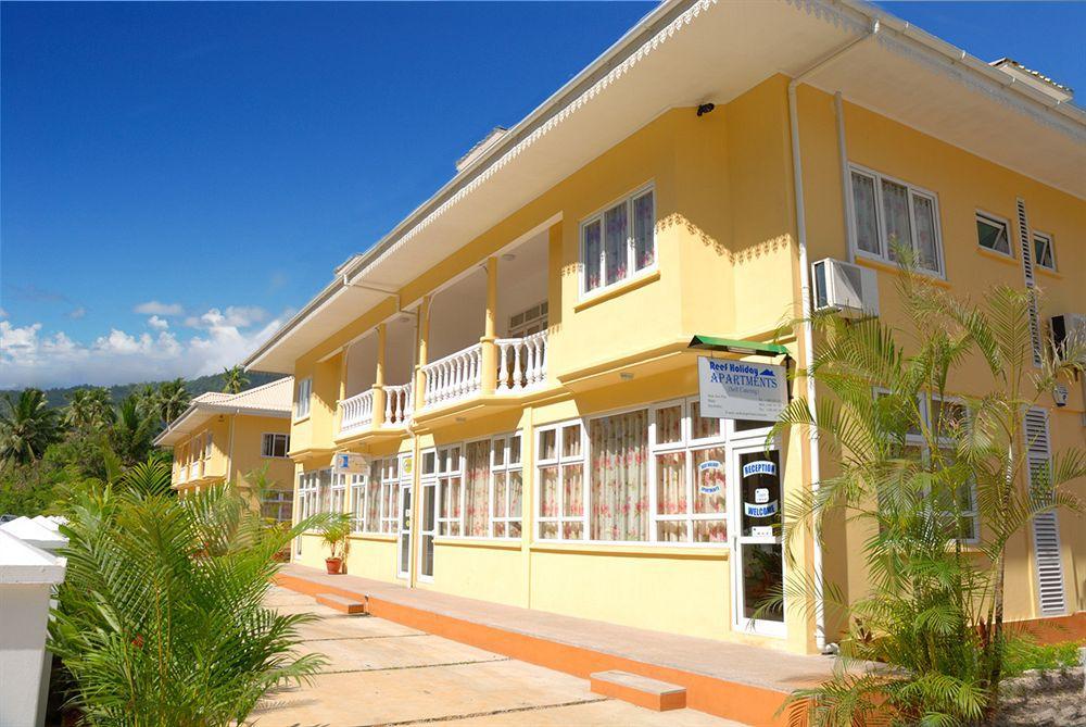 Reef Holiday Apartments Anse aux Pins Esterno foto